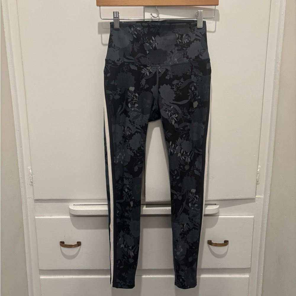 Splits 59 leggings in size small